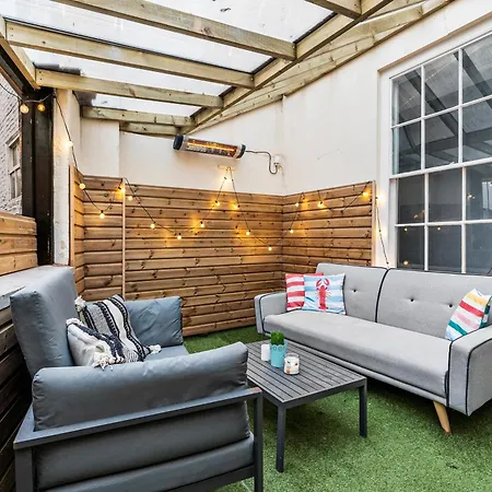 The Bridgeton In With Private Terrace Apartment