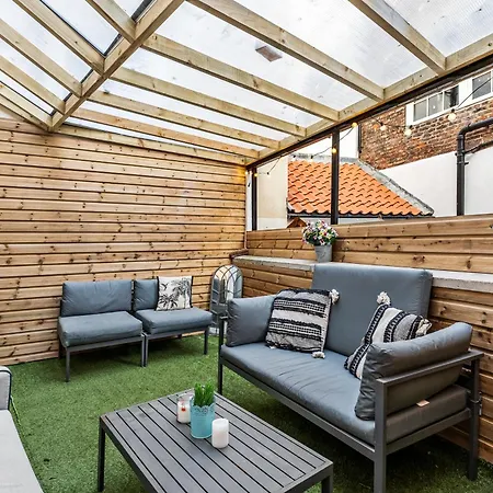 Apartment The Bridgeton In With Private Terrace