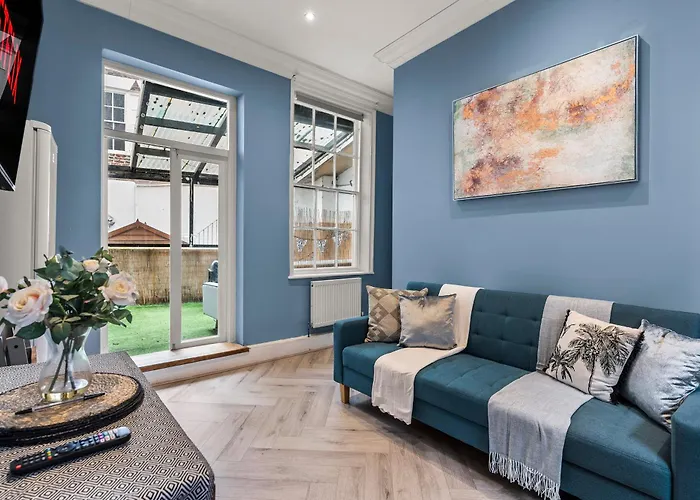 The Bridgeton In Central Whitby - Private Terrace