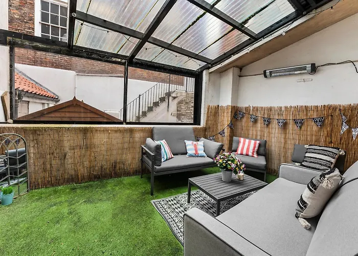 The Bridgeton In Central Whitby - Private Terrace *