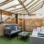 Apartment The Bridgeton In - Private Terrace *