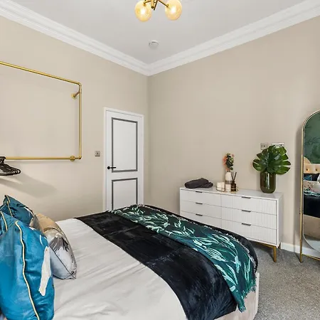 The Artists Abode With Private Terrace