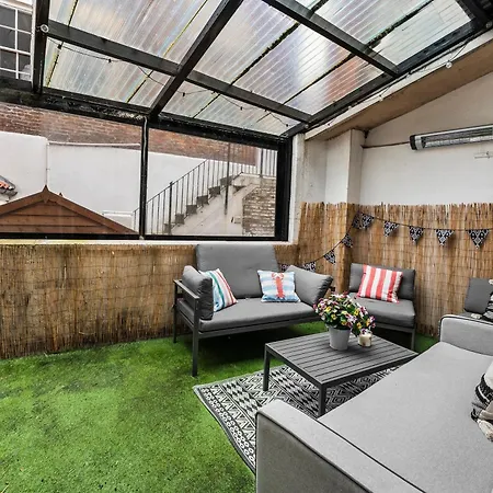 The Artists Abode With Private Terrace *